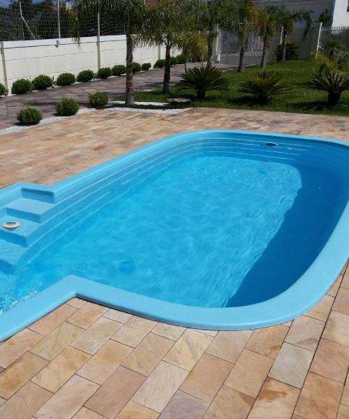 Piscina Montreal dois tamanhos, formatos e volumes