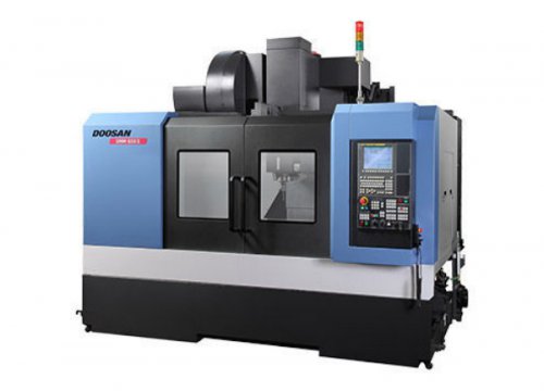 Centro de Usinagem Vertical DNM 400 DOOSAN COM 4°EIXO