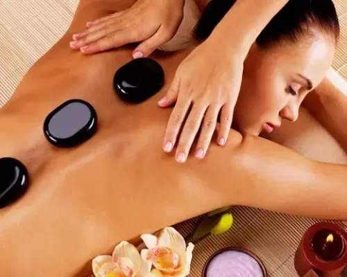 Massagem com  Pedras Quentes