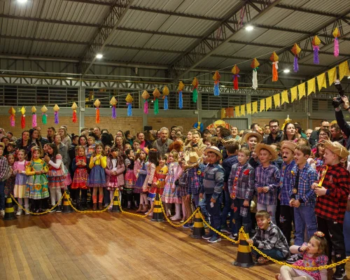 Uma noite de alegria e tradição na Festa de São João do Colégio