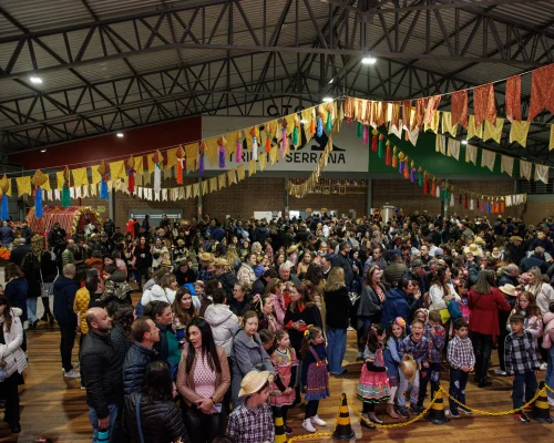 Uma noite de alegria e tradição na Festa de São João do Colégio