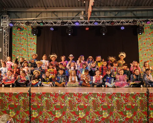 Uma noite de alegria e tradição na Festa de São João do Colégio