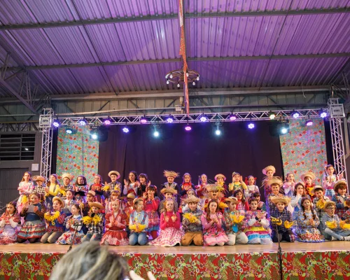 Uma noite de alegria e tradição na Festa de São João do Colégio