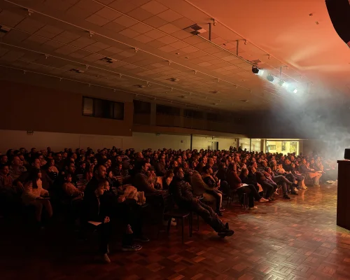 Uma noite especial de homenagem aos pais