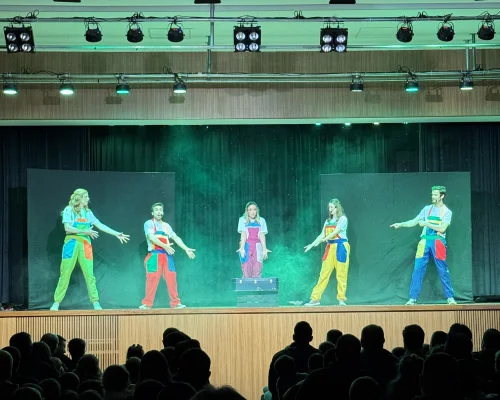 Uma noite especial de homenagem aos pais