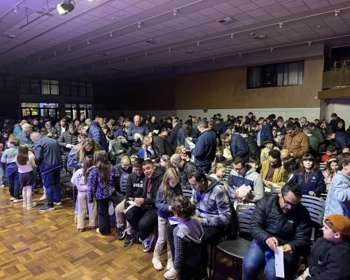 Uma noite especial de homenagem aos pais