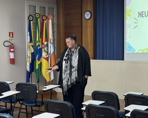 Palestra sobre neurodesenvolvimento e uso de telas na infância