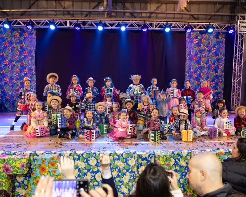 Tradição, alegria e integração marcam a Festa Junina do Colégio