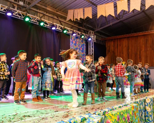 Tradição, alegria e integração marcam a Festa Junina do Colégio
