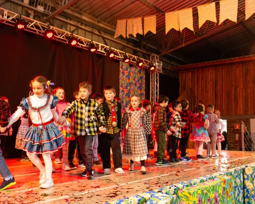 Tradição, alegria e integração marcam a Festa Junina do Colégio