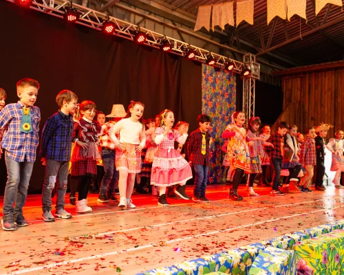 Tradição, alegria e integração marcam a Festa Junina do Colégio