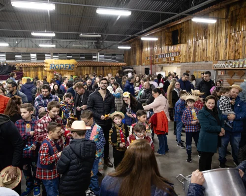 Tradição, alegria e integração marcam a Festa Junina do Colégio