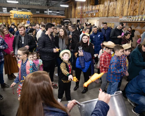 Tradição, alegria e integração marcam a Festa Junina do Colégio