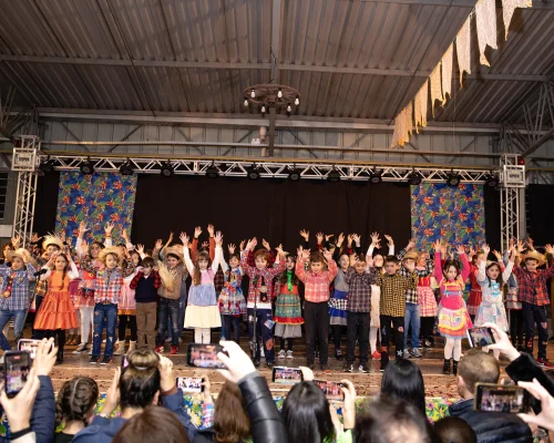 Tradição, alegria e integração marcam a Festa Junina do Colégio
