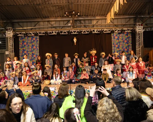 Tradição, alegria e integração marcam a Festa Junina do Colégio
