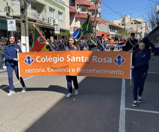 Colégio Santa Rosa participa do Desfile de 7 de Setembro