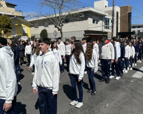 Colégio Santa Rosa participa do Desfile de 7 de Setembro