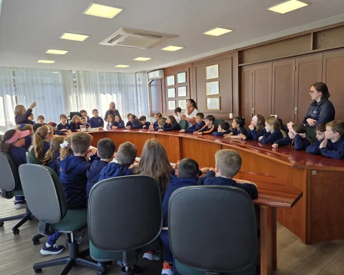 Alunos dos 2º anos visitam a Prefeitura de Carlos Barbosa