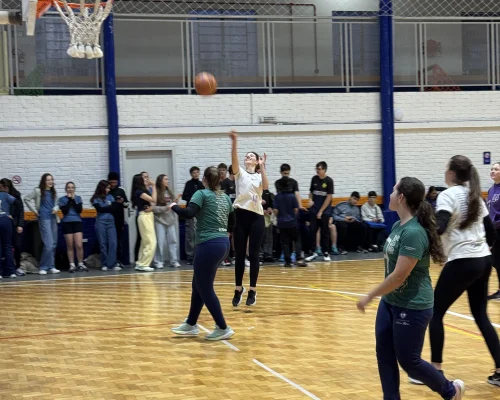 Interséries de Basquete movimentam a escola