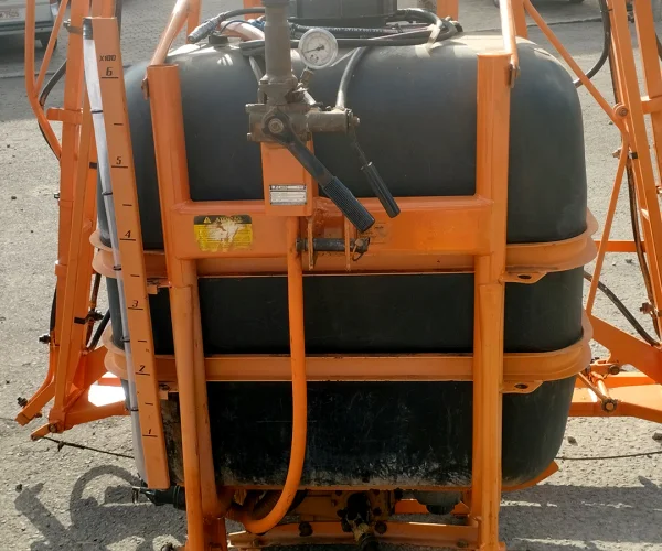 PULVERIZADOR JACTO 600LT