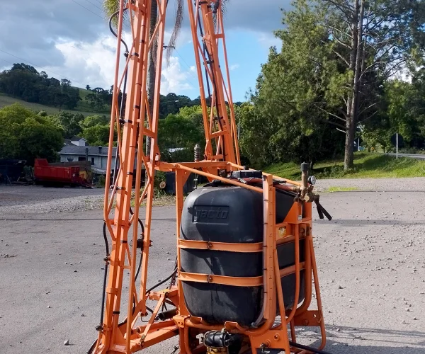 PULVERIZADOR JACTO 600LT