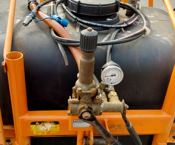 PULVERIZADOR JACTO 600LT