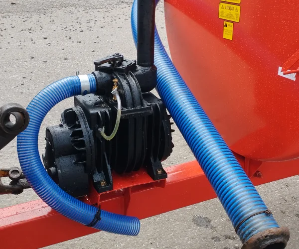 DISTRIBUIDOR DE ESTERCO LÍQUIDO 4000L