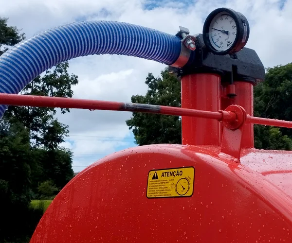 DISTRIBUIDOR DE ESTERCO LÍQUIDO 4000L