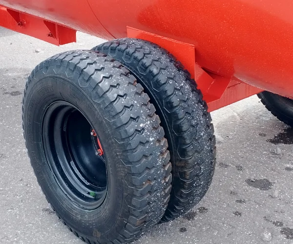 DISTRIBUIDOR DE ESTERCO LÍQUIDO 4000L