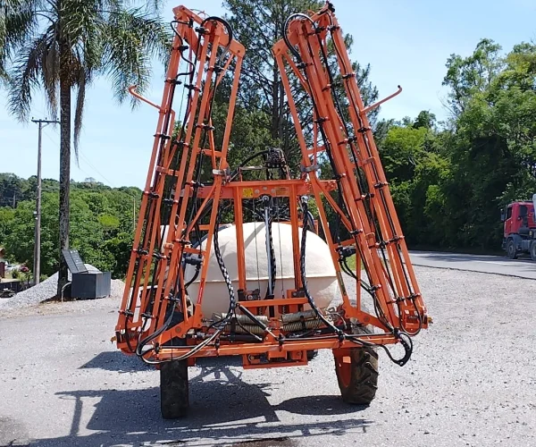 PULVERIZADOR JACTO 2000L