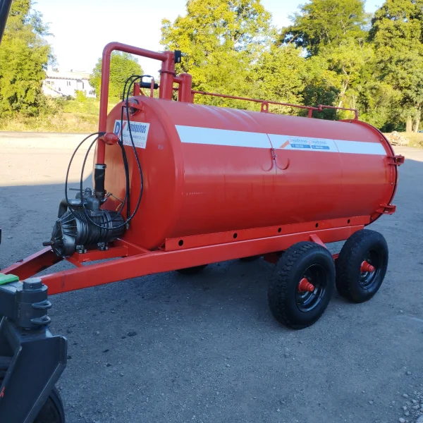 DISTRIBUIDOR DE ADUBO LÍQUIDO 4000L