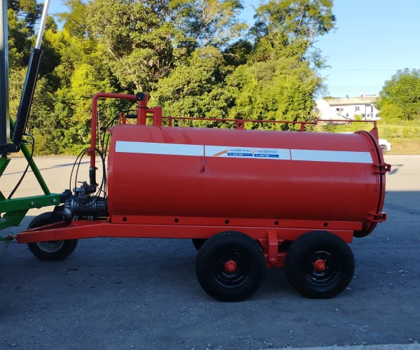 DISTRIBUIDOR DE ADUBO LÍQUIDO 4000L