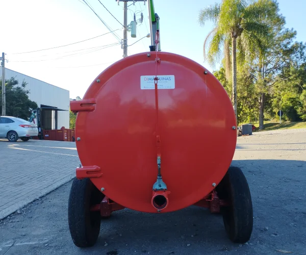 DISTRIBUIDOR DE ADUBO LÍQUIDO 4000L