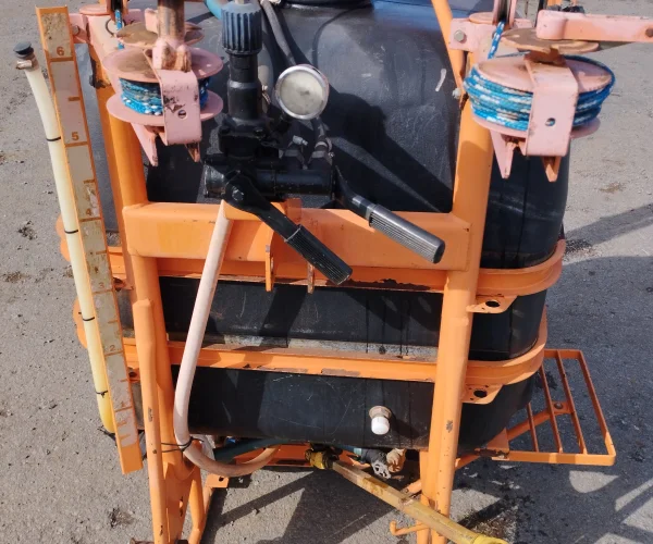 PULVERIZADOR JACTO 600L