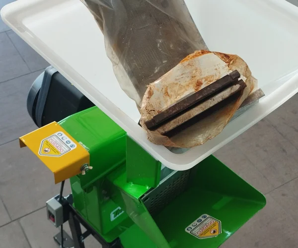 TRITURADOR FORRAGEIRO TRAPP TRF 400 SUPER