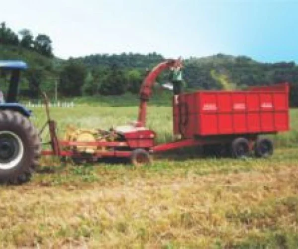 CARRETA METÁLICA M-6000 8m³ MAQTRON