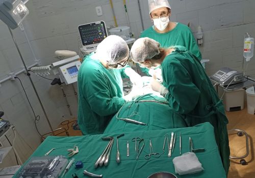 Cirurgias bucomaxilofaciais com técnica Facco são realizadas no