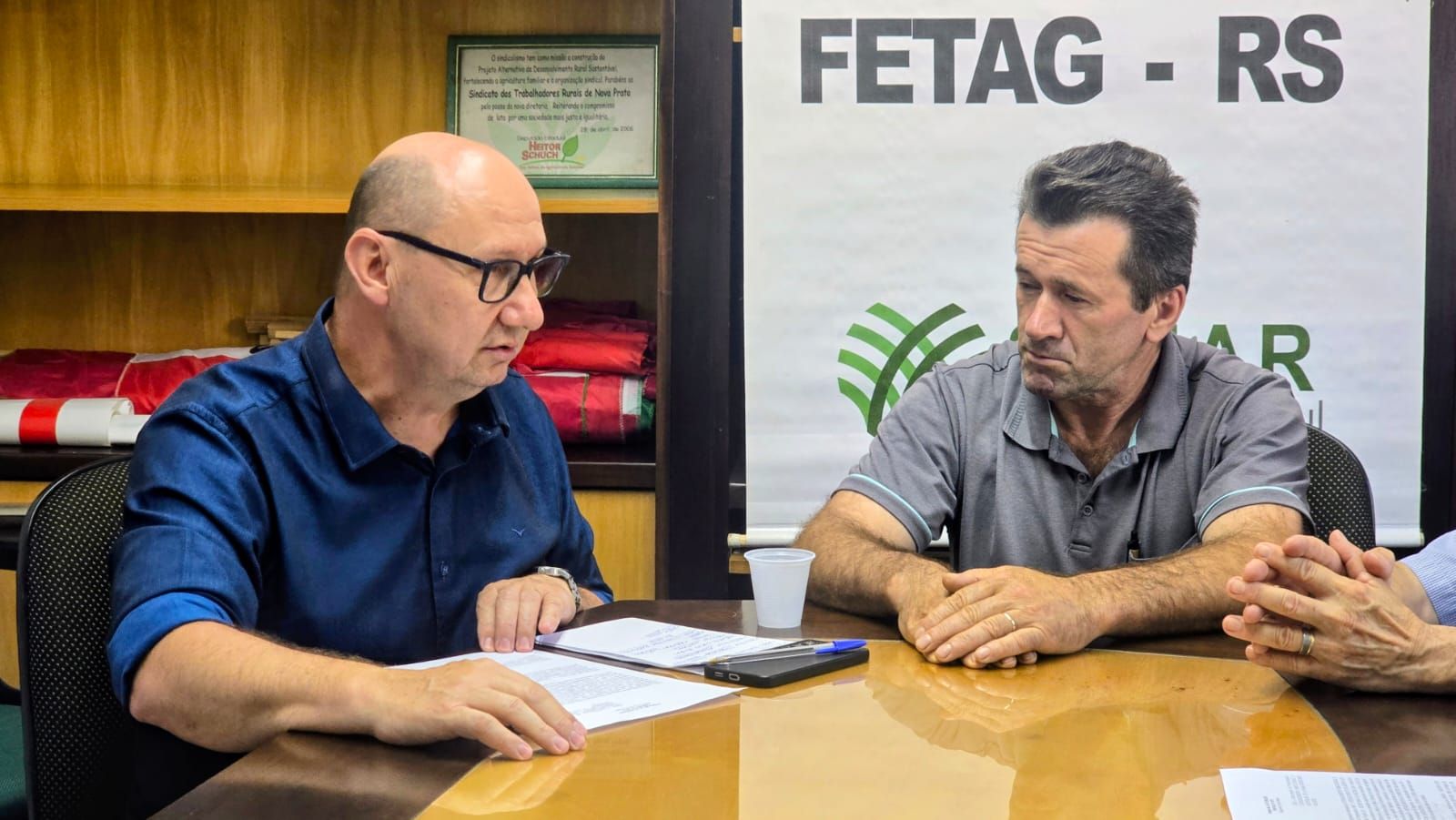 Deputado Elton Weber anuncia emenda e faz doação