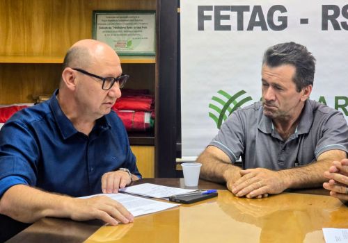 Deputado Elton Weber anuncia emenda e faz doação