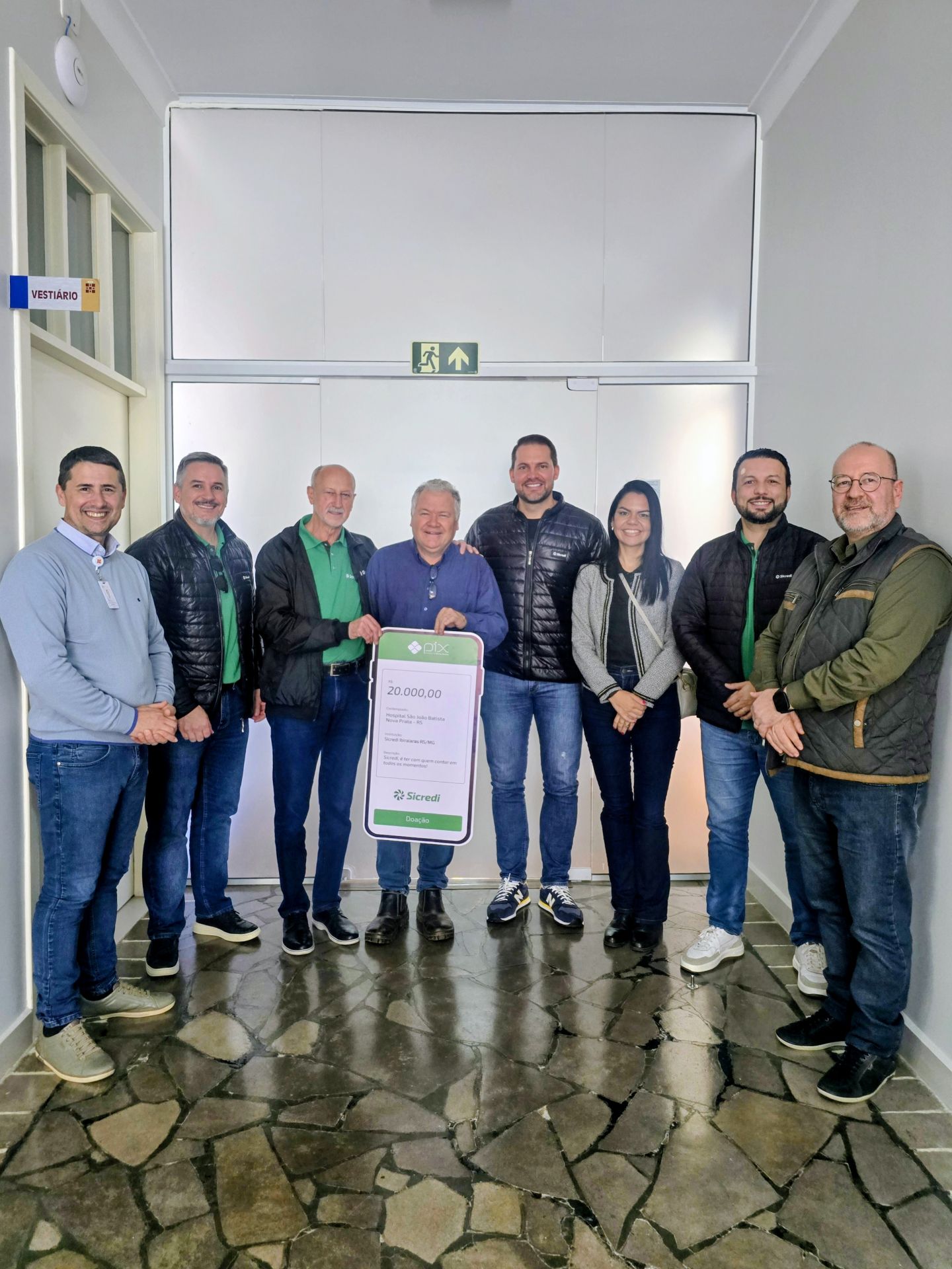 Sicredi entrega R$ 20 mil ao HSJB