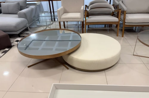mesa de centro narciso com puff