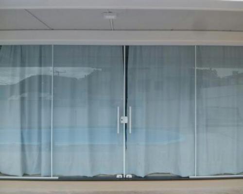 Fechamentos em Vidro Temperado Ou Laminado