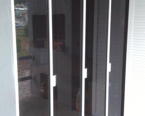 Fechamentos em Vidro Temperado Ou Laminado