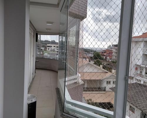 Fechamentos em Vidro Temperado Ou Laminado