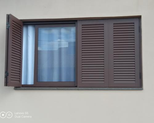 Janelas Venezianas