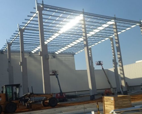 Terças de cobertura e fechamento lateral